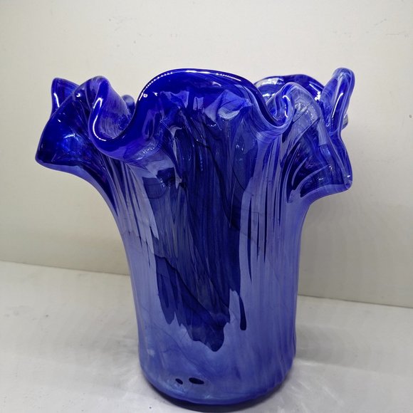 Murano Lavorazione  Arte  Swirl Blue 9 1/2" Heavy Art Glass vase. - Picture 4 of 9